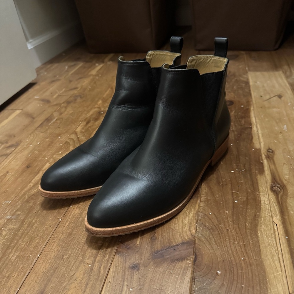 Nisolo Black Leather Everyday Chelsea Boot